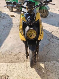 دراجة نارية • سلف رياضي • عداد إلكتروني