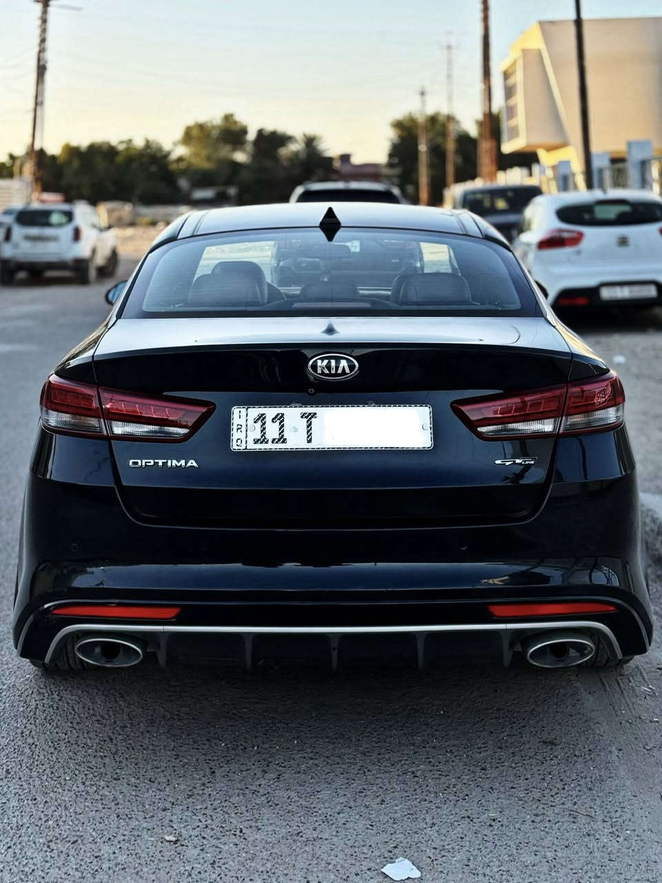 السلام عليكم
***********
كيا اوبتما خليجي 2016 GT Line رقم بغداد بأسمي
محرك 2000 دوش
مكفولة كفالة عامه
تجي اعلى مواصفات بال جي تي 
بانوراما
بصمة دخول ذكي 
إنارة داخلية محيطية 
شاشة كبيرة 
تحكم ستيرن كامل
رادار أمامي مع تحديد مسافة سيارة كدامك 
رادار خلفي + رادار جانبي 
حساس أمامي خلفي 
شفتات ستيرن 
كشنات كهرباء + كشنات تدفئة تبريد 
شحن لاسلكي 
صندوق ذكي عند الأقتراب 
نضام قيادة ذاتية 
تبريد منفصل أمامي وخلفي 
نضام اوتو هولد ازدحامات 
هاندبريك بصمة 
انضمة قيادية  نورمال + سبورت + ايكو 
كاميرا 360 درجة ( امامي خلفي وجانبي )
لايتات اوتو 
مري قلاب مع البك 
نقطة عمياء 
 خزن ميموري كار بلي 
بردات خلفية 
الصدر جديد شديته وبالعافيه الي ياخذها 
مكان السيارة بغداد - حي الاعلام 
السعر 158 وبي مجال ان شاءالله
