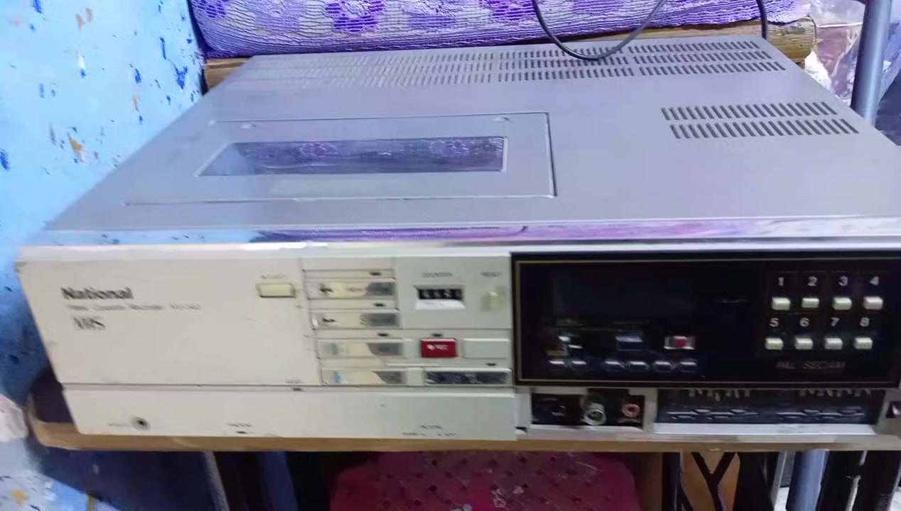 السلام عليكم فديو كاسيت ناشيونال موديل 340 ياباني يحتاج قوايش والساعه ما تشتغل الجهاز شغال كلش نظيف وسعره 
٣٠ الف  مكاني بغداد موجود توصيل الهاتف ***********
