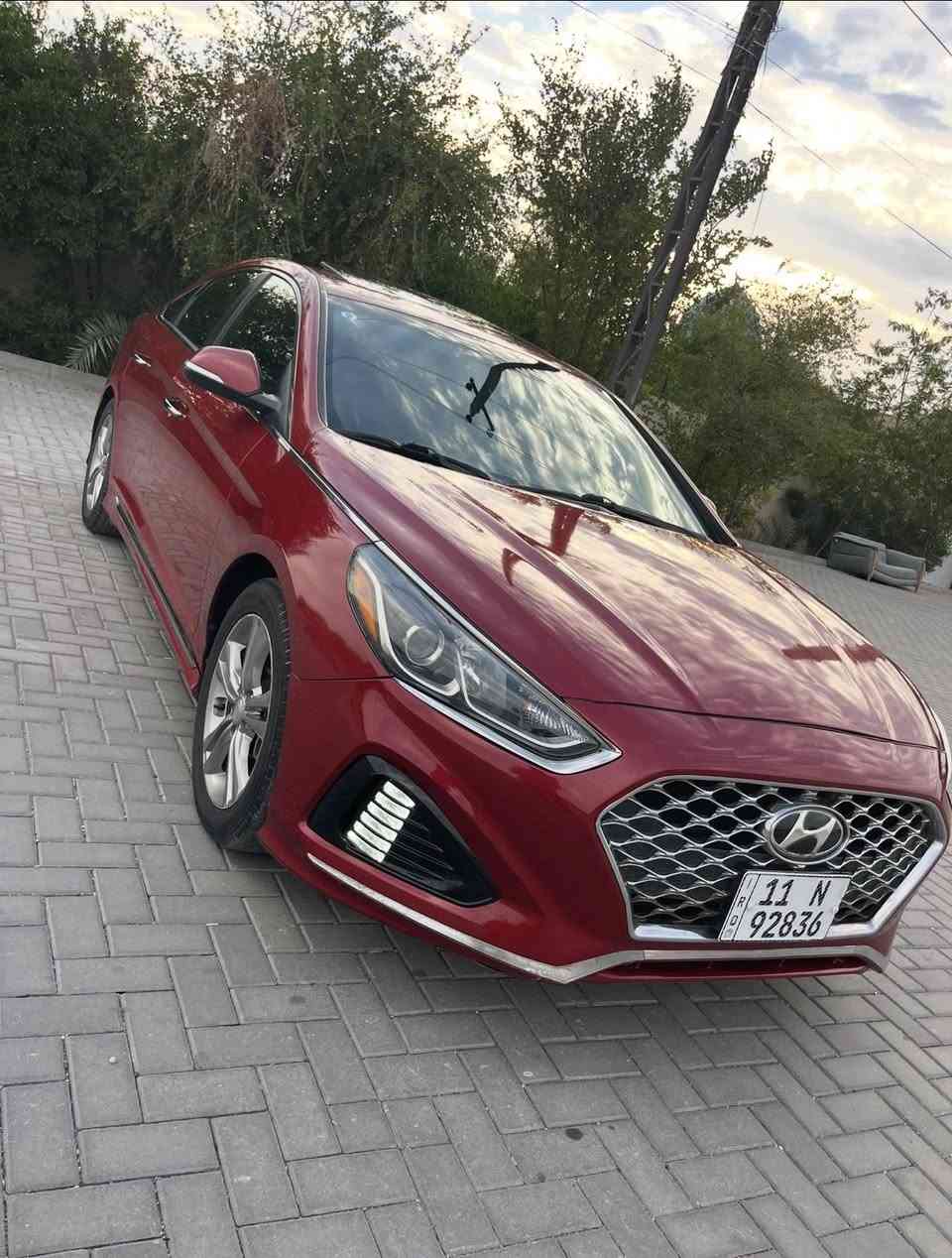 السلام عليكم
سوناتا 18 بغداد بسمي
حادثها بسيط بدون دواخل بدون ايرباك جاملغ فقط والبنيد بي كلير 
بجم كبس بلادي لايتات بلادي 
السيارة سبورت مواصفات فول الفول للاخير
فتحة&بصمة&جلد&شفتات بالاستيرن&استيرن حرفDرياضي&جنطة ذكية تفتح وحدها&رادارات&كشنات تدفئة وكهرباء&لدات امامي&منظومة زنون&وبك لايت لد&شاشة جبيرة وكامرة دوارة وباقي المواصفات معروفه
كير ومكينة2400 مكفولة من تنقيص
صدر وتخم تاير وباتري جديدات
تبريد مكفول وثلج
مكان بغداد
رايدها 133 وبيها مجال
للاستفسار ***********
