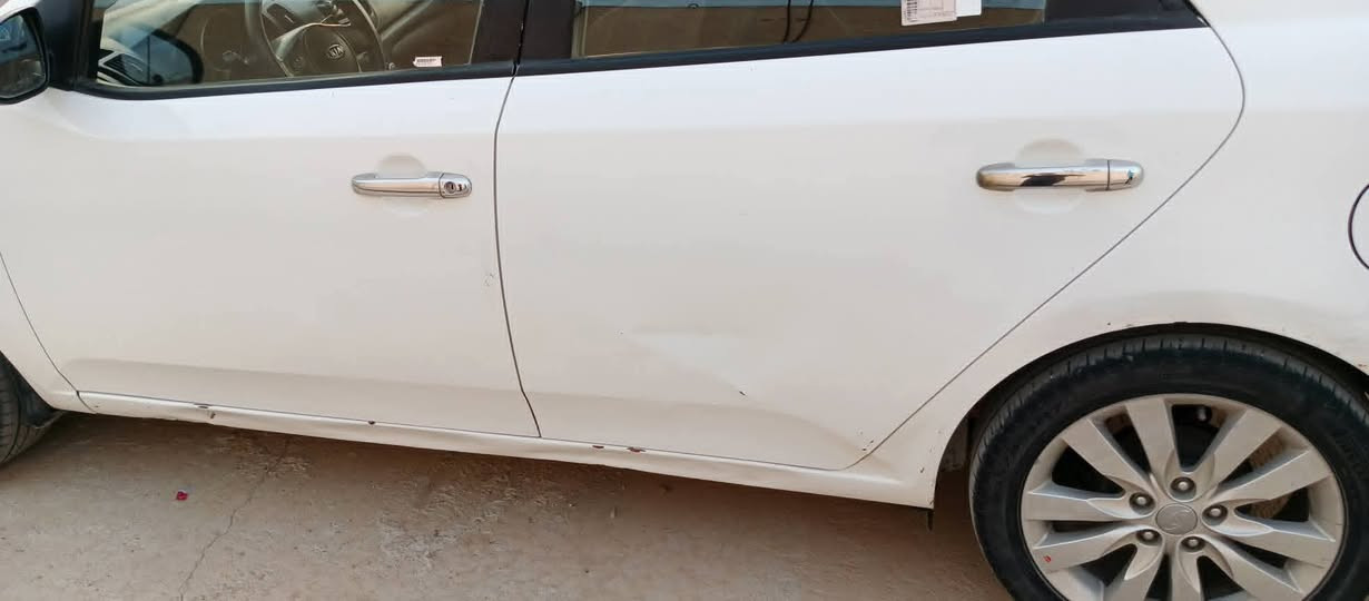 السلام عليكم
سيراتو 2011 خليجي اربيل سنويه نافذه بسم كردي 
بيه تبديل قبق جنطه وبيه ملاحضات واضحه بالصور سياره بدون حادث مكفوله شواصي قماره تكم العنوان كربلاء 
 السعر 90 وبيه مجال
اتصال ***********
