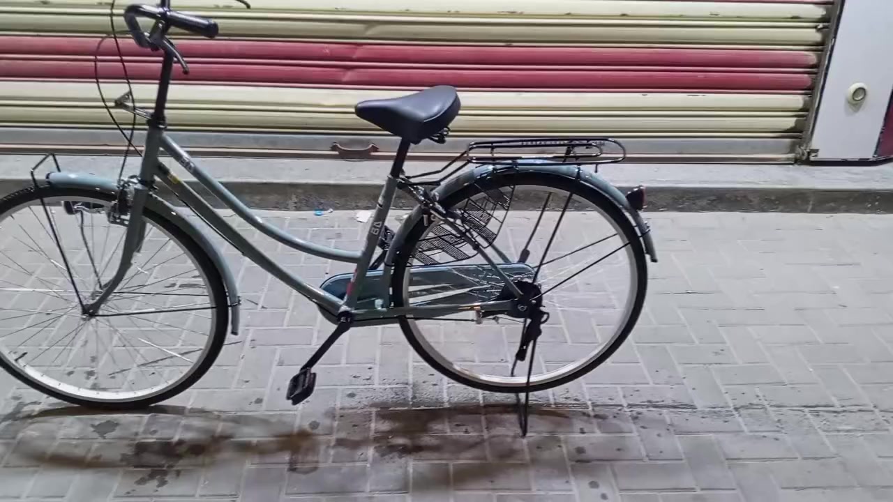 سلام عليكم بايسكل سياحي نظيف وجديد صار شهر من اشتريتة مواصفات كاملة اي نقص مابي بايسكل جديد السعر160 الإستفسار على الرقم التالي ***********
