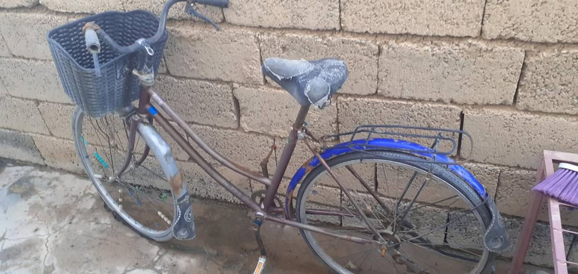 السلام عليكم باسكل حجم 26 للبيع و ميوزه خشب وحديد للبيع  ***********
