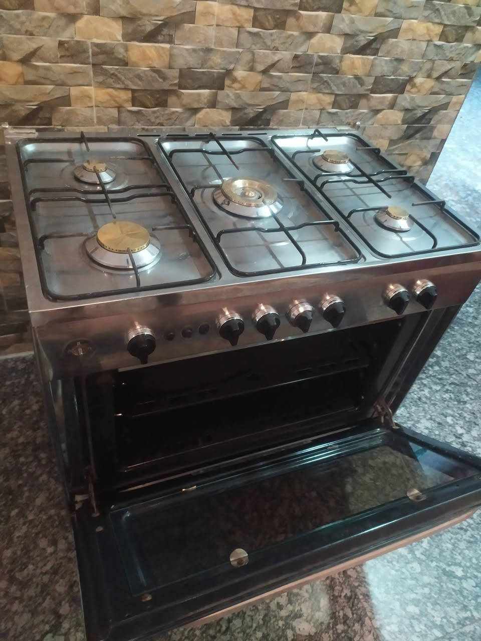 طباخ فريش مصري الاصلي نظيف جدا كله شغال عالفحص ناره زركه وقويه سعره 200 يوجد توصيل


**إذا كنت صاحب هذا الإعلان وتريد حذفه لأي سبب، رجاءا أرسل رسالة إلى الدعم الفني**