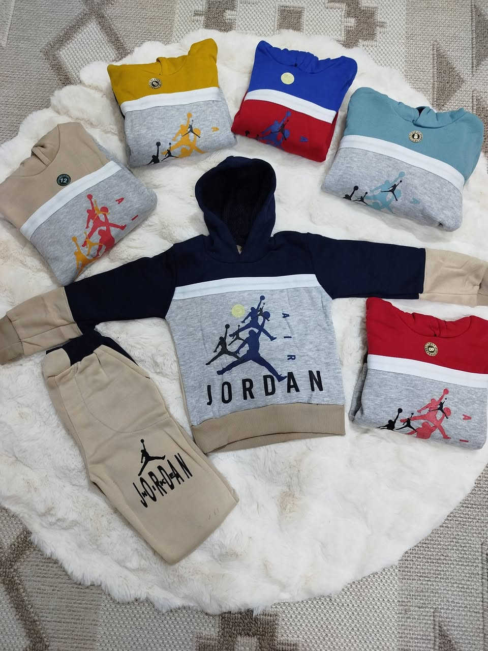 تراك ولادي بناتي قياس 4 الى 12 سنة 
سعر القطعة 2000 اقل طلب قطعتين متوفرة جميع الالوان وقياسات


**إذا كنت صاحب هذا الإعلان وتريد حذفه لأي سبب، رجاءا أرسل رسالة إلى الدعم الفني**