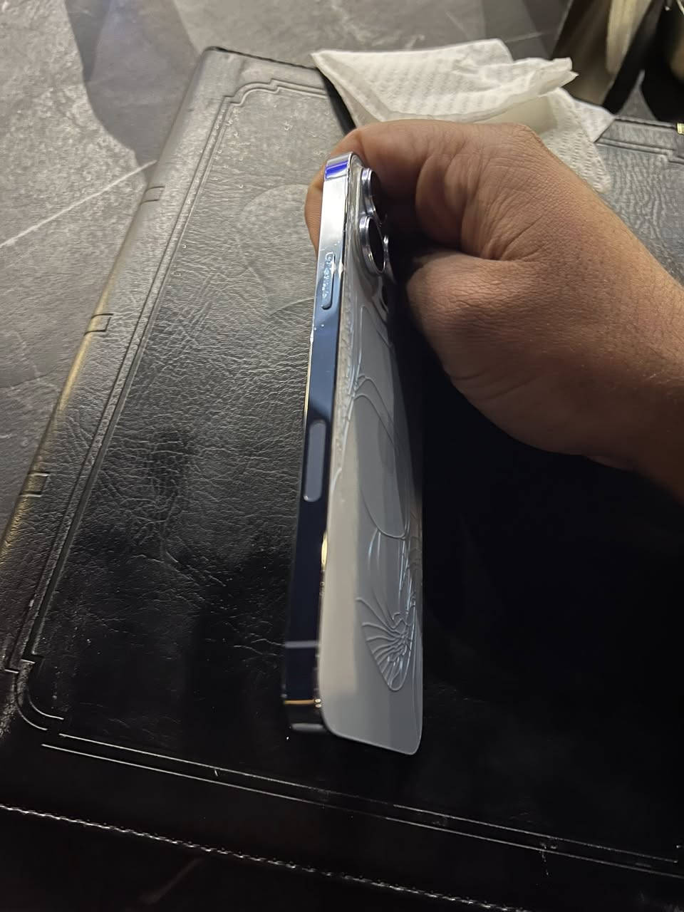 13برو ماكس بطارية 97شحنة يخبل وترو كلشي ممبدل بي بس ضربه بالضهر ومماثره شي ع جهاز رايده ب550قفل ، *********** واتساب
