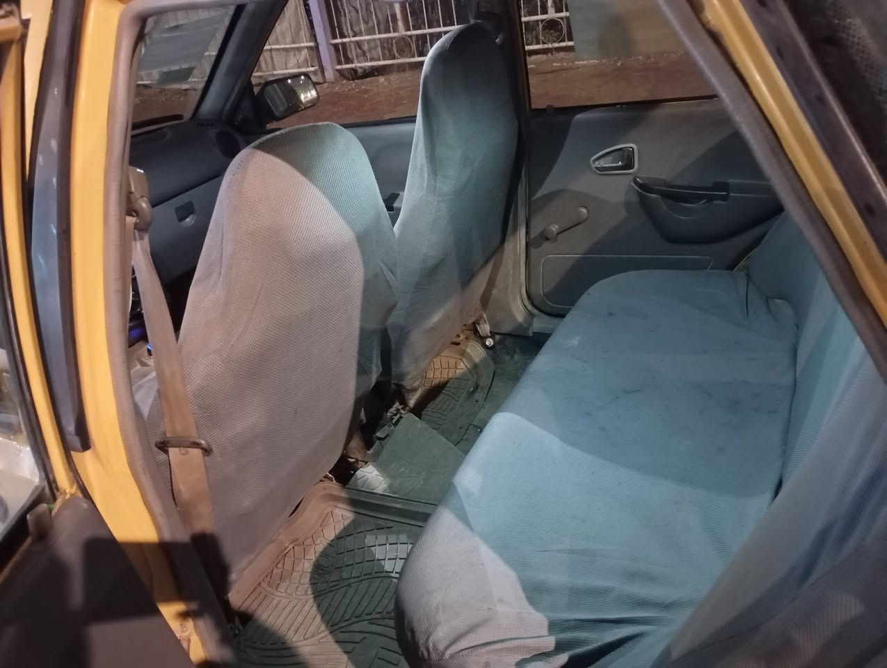 سلام عليكم سايبا ٢٠١٢ رقم نكليزي بسمي تحويل ثاني يوم مصفره هيئه وغرامات كير جديد صدر تخم تاير كلج سياره جاهزه مكينه بيه خيط شاصي معمر مكان بغداد شعله.  سعر ٢٦ وبيه مجال  رقم ***********
