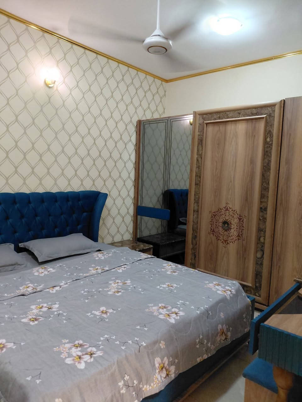 🏠 للإيجار شقة مفروشة بالكامل في العرصات 🏠

📍 الموقع: العرصات – على السدة

✨ تفاصيل الشقة:
🔹 المساحة: 130 متر
🔹 غرفتان نوم
🔹 صالة ضيوف
🔹 مطبخ
🔹 صحيات
🔹 مفروشة بالكامل
🔹 الطابق الثالث
🌊🚩 إطلالة جميلة على النهر

🏢 مميزات البناية:
🚗 بارك للسيارات
🛗 مصعد يعمل 24 ساعة
🛡️ سيكيورتي
❄️ سبالت إنفرتر

📞 للاستفسار أكثر، المراسلة واتساب أو الاتصال:
***********

***********

📌 نستقبل جميع العروض:
🏠 بيع | إيجار | إدارة أملاك | ترميم | تصميم | بناء
#الكراده #عقارات #العرصات 
#الجادرية
