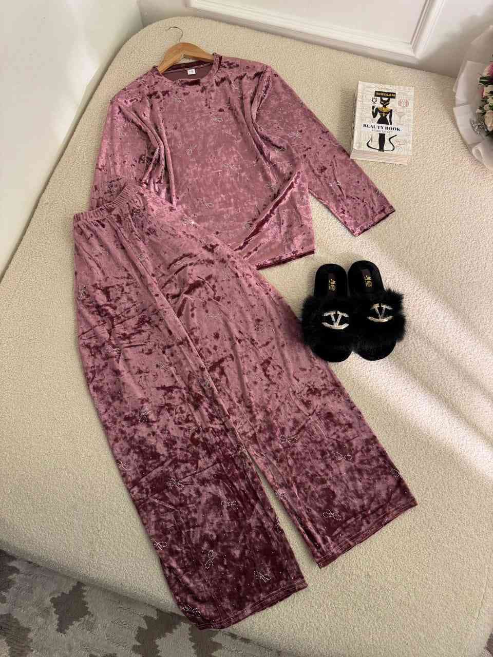 ✨ أهلاً بكِ في عآلم آلرقي وآلآنآقهہ  تسوّقي بكل ثقة” ✨

سوت مخمل قديفه ستراس ترند الموسم كوالتي جداً عالي😍
       
سايز :38-40-42-44-46-48

الحجز و الاستفسار ع الارقام التاليه :

📞***********

 توصيل جميع محافظات العراق
                                              لتفاصيل والطلب: دايركت 🛍️
