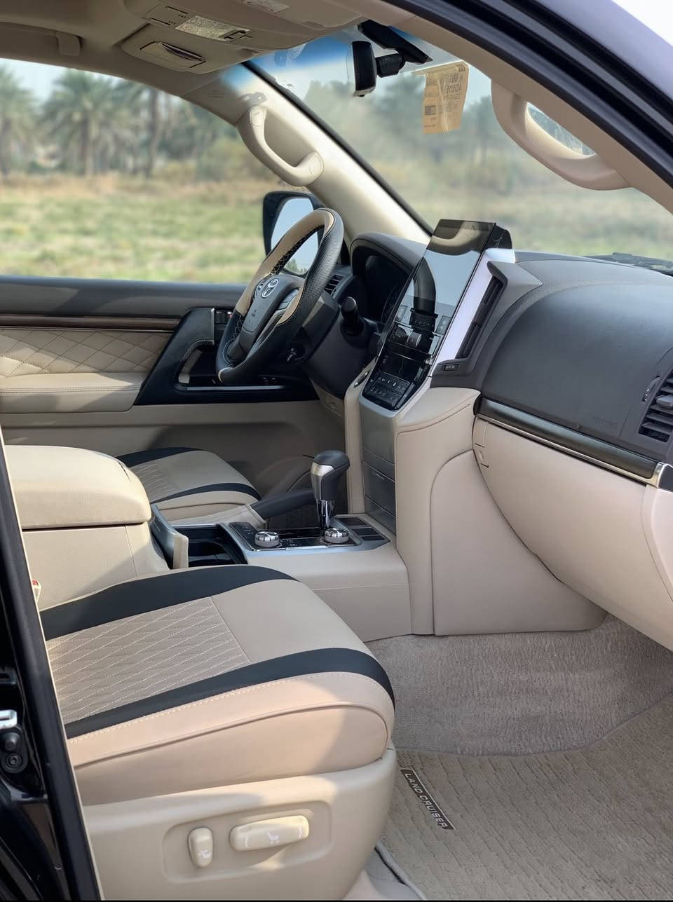 لاندكروز 2021 رقم اربيل ماشيه 55 الف 4 كامرات صندوك كهرباء كشنين كهرباء جلد سياره جديده بمعنى الكلمه 

***********
