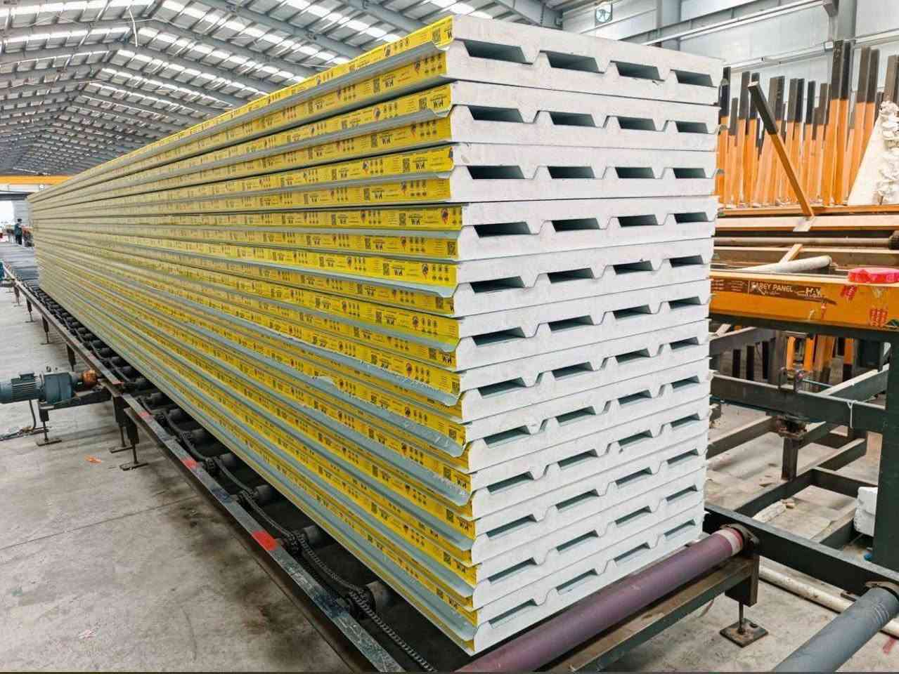 على بركه الله 
يتوفر لدينا سندويش جديد وبأسعار تنافسية سعر المصنع 
وكذلك مستعدون لعمل أبواب وشبابيك وكرفانات حسب التصميم 
للاستفسار الاتصال على الرقم ***********
***********
ديالى بعقوبة الصناعه الثالثة مقابل مجمع الرافدين السكني
