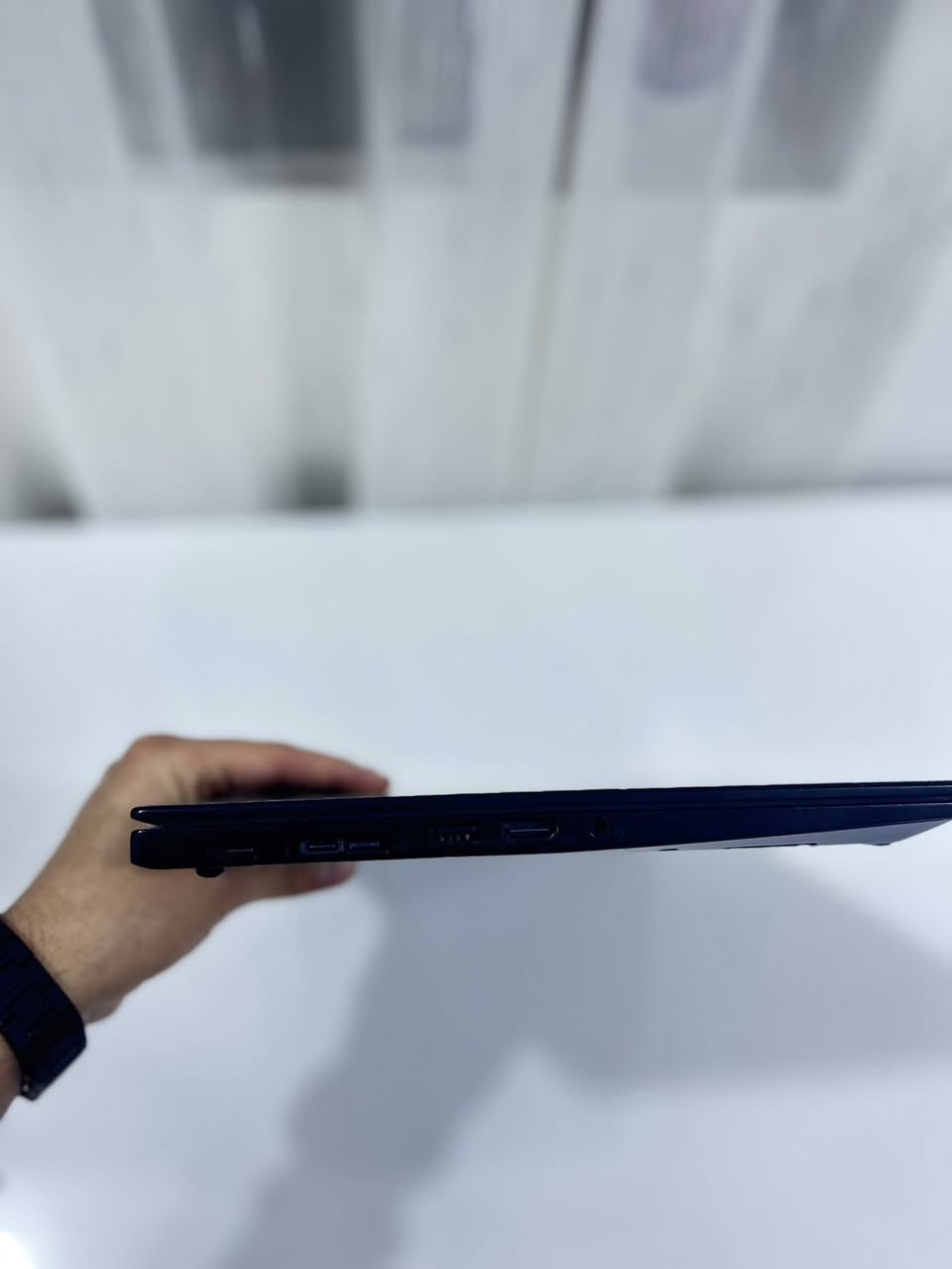 لابتوب Lenovo ThinkPad T14s – نظيف جداً / استعمال شخصي
المعالج: Ryzen 7 Pro 4750U
(أداء قوي يعادل Core i5 جيل 12 تقريباً)
الرام: 16GB
التخزين: SSD M.2 سعة 512GB
كرت الشاشة: داخلي مدمج 8GB
الشاشة: لمس 14.1 إنچ FHD
180 درجة

المنافذ:
USB 3.1 ×2
Type-C ×2
HDMI
AUX

المرفقات:
شاحن Type-C
جنطة

الحالة:
نظافة عالية جداً
كل القطع سليمة  وشرط الفحص

السعر: 550 وبيه مجال بسيط
التوصيل متوفر


**إذا كنت صاحب هذا الإعلان وتريد حذفه لأي سبب، رجاءا أرسل رسالة إلى الدعم الفني**