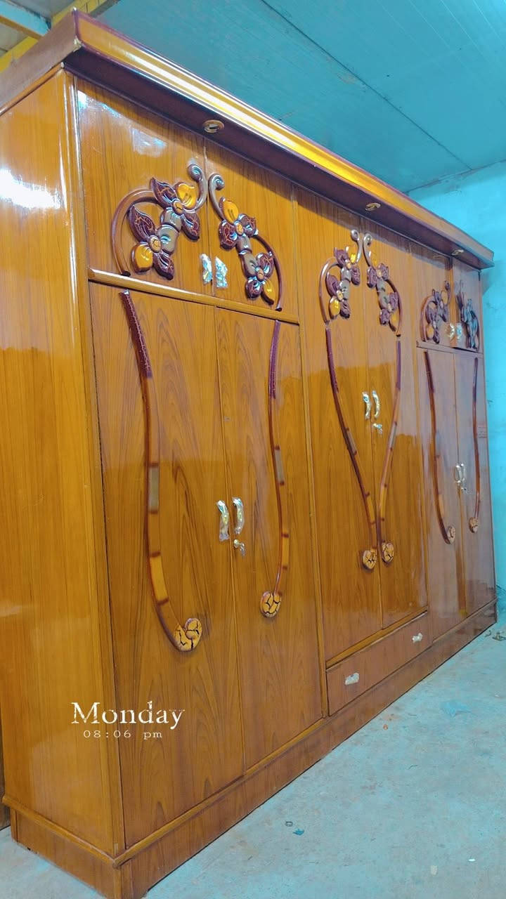 السلام عليكم كناتير ابو ال6 و5 نضيفات وداخل خارج صاج ثنينهن ابو الخمسه كل باب وحده وضهرة جرجوبه براغي السعار تنافسيه مكاني بغداد الشعله موجود توصيل ***********
