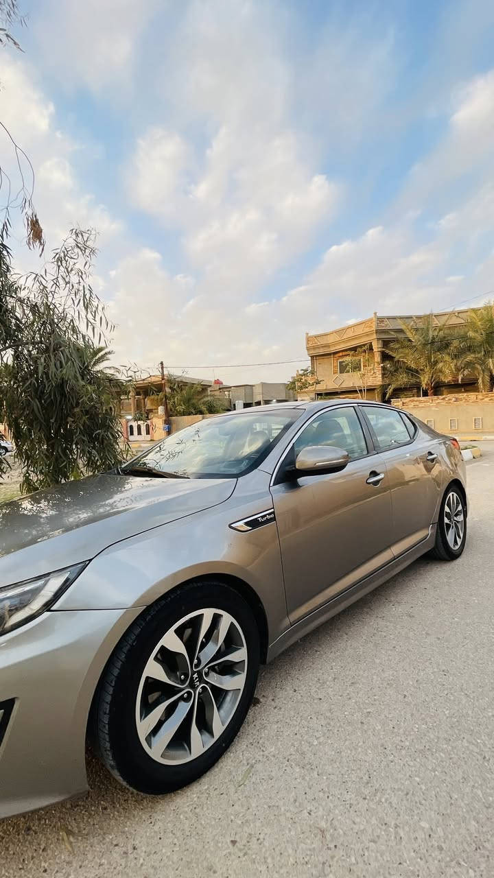 السلام عليكم اوبتما 2015 تيربو محرك2000 للبيع السيارة مرتبة وحلوة ونصبتها حلوه بيها چامرلوغات الاماميات والبنيد مصبوغ وباب السايق مبدل بلادي كير مكفول والمحرك مفتوح وكالة يعني لا تنقيص ولا تبخير السيارة فول موصفات بنوراما ووتدفئة وتبريد كشنات والكشنات كهربائية وباب السايق خزن ميموري المرايات شفط كهربائية السعر 120وبيها مجال السيارة باسمي تحويل ثاني يوم  ومجال جيتك هم ان شاءالله تامر وتدلل مكاني ديالى/دلي عباس 
***********🤍
