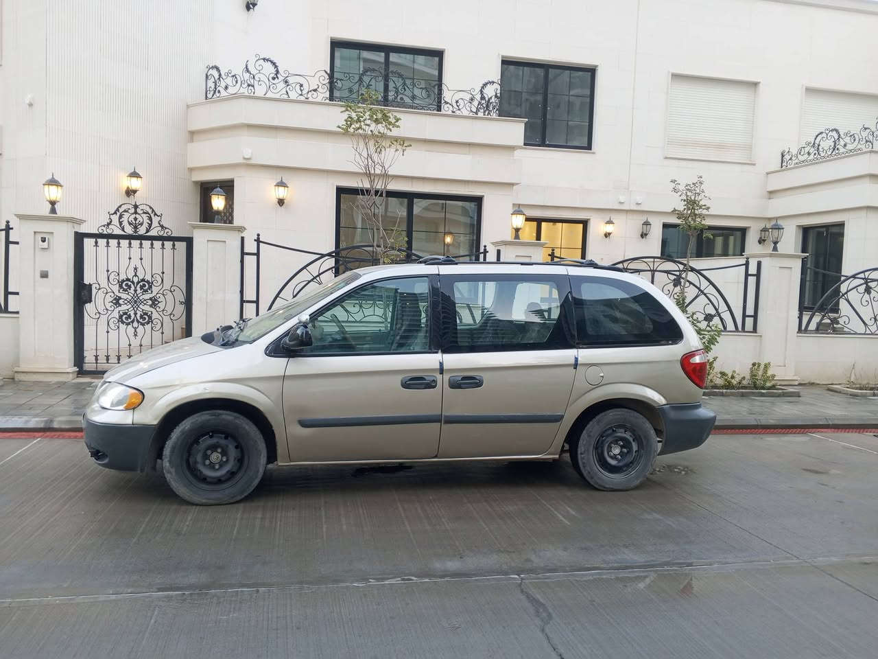 السلام عليكم 
دوج كرفان ذهبي 2006 رقم بغداد، 3.300 الهزة لل 7 مصفرة من كلشي، شاشة لمس كار بلي فول مواصفات، مزودة ب حصان بين السايق والسكن مكانها بغداد السعر 78،


**إذا كنت صاحب هذا الإعلان وتريد حذفه لأي سبب، رجاءا أرسل رسالة إلى الدعم الفني**