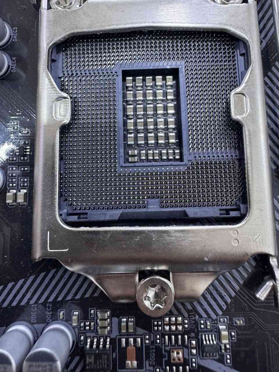 بورد H510 بي عواج بن واحد تعديل يدوي
مبرد جديد WARRIORS W90 ARGB بي قرائه درجة الحراره 

وفان مثل ماواضح بلصوره ابيعهن سوه لان مناسبات نطيني سعر واخذهن


**إذا كنت صاحب هذا الإعلان وتريد حذفه لأي سبب، رجاءا أرسل رسالة إلى الدعم الفني**