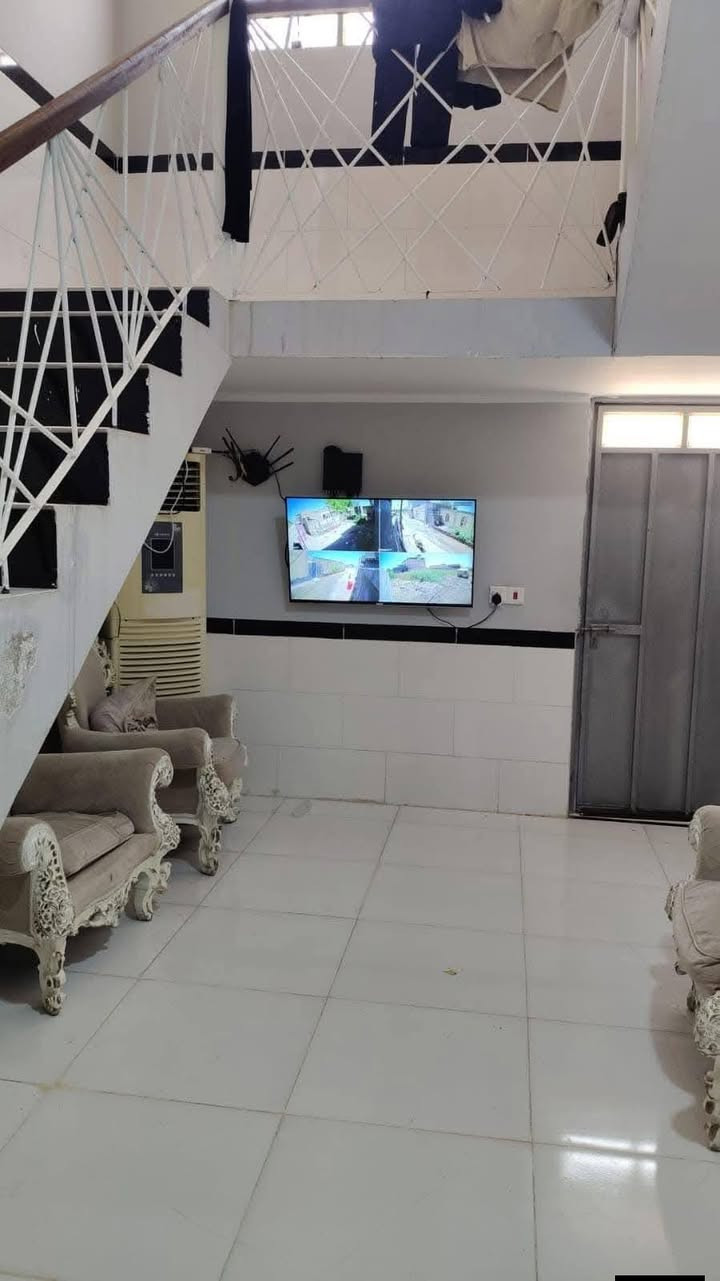 للأستفسار اتصال او واتساب ***********
السلام عليكم 
((🛑🛑بيت للبيع 🛑🛑))
العنوان البصرة قضاء الهوير الكبير (الفصلة) 
طابو زراعي سند 25  
🛑🛑البيت طابقين الطابق الثاني بلا سگف🛑🛑
مساحة البيت ((182)) متر+قطعة ارض ((168))
حديقة ع الجانت الايمن الطول 12 متر والعرض 4 متر
وحديقة ع الجانب الايسر الطول 12 متر والعرض 9 متر
البيت بناء طابوق درجه اولى  البيت يتكون من ((5))غرف نوم صاله بلطابق الاول وصاله بالطابق الثاني  مطبخ داخلي بارد ومطبخ حار خارجي ديوانيه كليدور صحيات داخليه وصحيات خارجيه + جاهز من جميع الجهات  سعر 110 مليون ومجال كلش قليل + داخل بالطابو الجديد + يوجد قطع اراضي المساحه 300 م السعر 35 مليون
