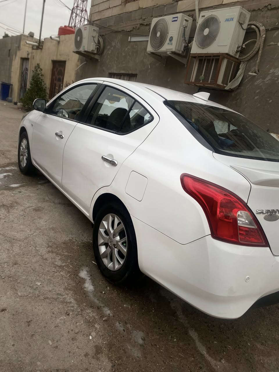 نيسان صني مديل 2024هندي ام البليته الزركه
السياره بيه بارد بل الصندوك وبارد بل باب الأيسر
الخلفي وتبديل بنيد وبارد خفيف بل الجاملغات الماميه 
السيار ه مكينه كير حداديه تخم تاير تبريد كله مكفول اربعه جام كهرباء تبريد قطعتينن السياره احله من الصور لللستفسار اكثر اتصل*********** السياره اربيل حره
العنوان البصره الجمهوريه الأوله
