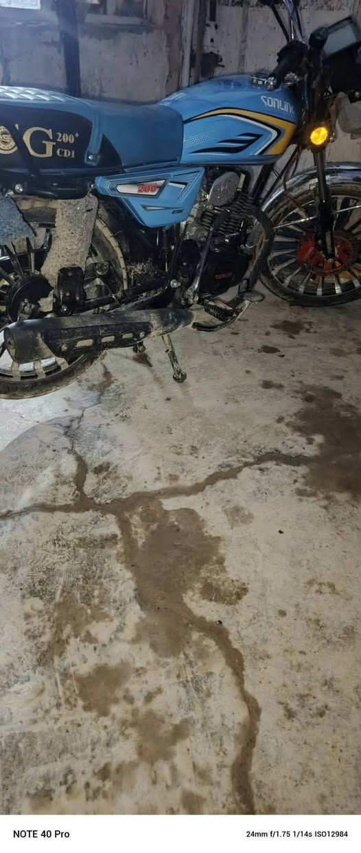 السلام عليكم دراجة 2025 مكاتبة فقط كهربائيات كلهة شغالة صار شهرين من مشدودة السعر 900 وبيه مجال المكان سامراء الستفسار على الرقم ***********بصمات وسويجات 2
