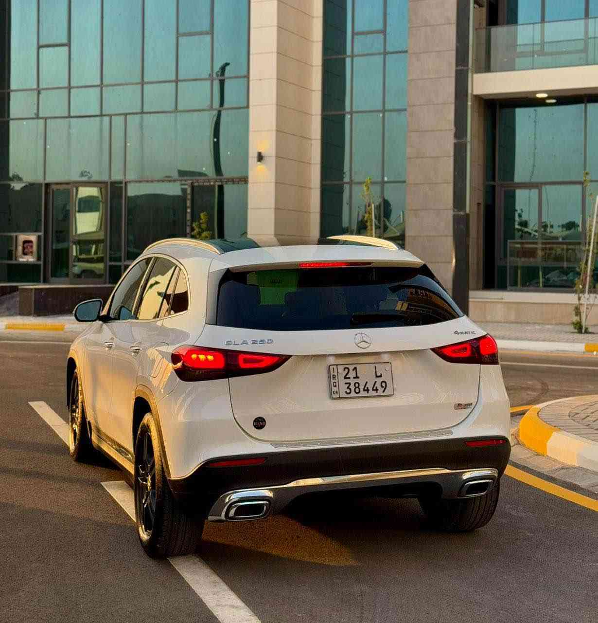 السلام عليكم مرسيدس GLA 250 الشكل الجديد
بصمة
جلد 
كراسي كهرباء وتدفئة
صندوك كهرباء
لايتات زنون
شاشة متصلة
تبريد ثلج منفصل قطعتين
مري شفط ع البصمة
تجاوي كهرباء
حساس امامي خلفي
رادار امامي خلفي جانبي
مكينه 4 سلندر 2000 شرط 
صبغ بنيد وجاملغ فقط
السيارة نظافتها 100‎%‎
مكفولة من كلشي كير مكينه صدر تايرات 
السعر 210 وبيها مجال بسيط 
*********** بغداد, العراق
