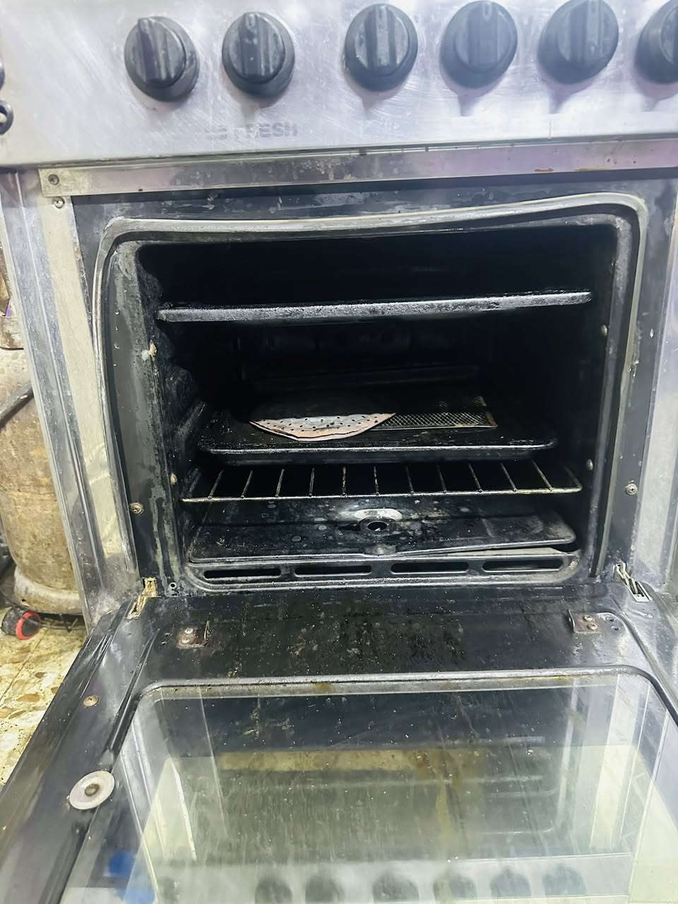 سلام عليكم طباخ نظيف كلها شغال بس رايد وحده قاعده عين وتشتغل مابي اي شي 50 مكاني الدوره حي الصحه ***********
