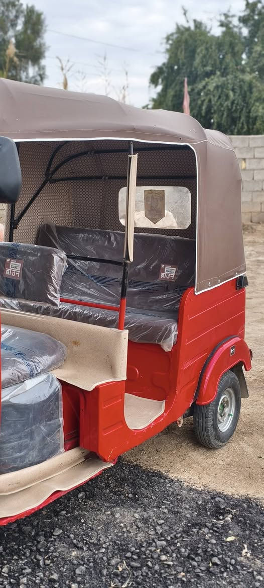 تكتك موديل 18 للبيع تكتك نضيفة مكفولة من الضربة اوراق اصولي كفالة للترقيم  مصبوغة جمالية مكينة لاتنقيص لا نضيح  رايدها ب 4500 مكاني نعمانية للاستفسار اكثر اتصل *********** .
