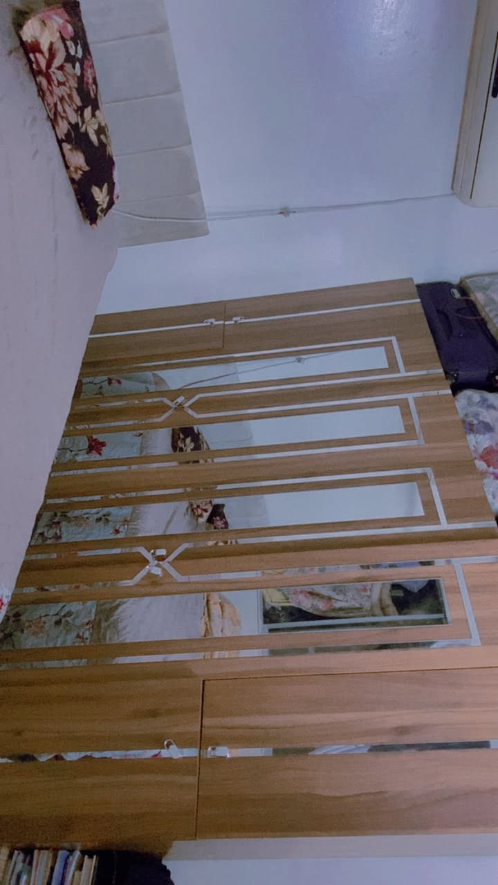 سلام عليكم غرفه البيع نفرين كامله ملحقاتها السعر 400
الشراي يتصل ***********
