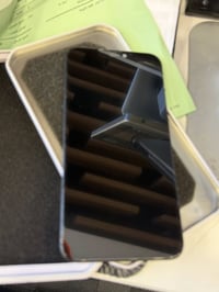 شاشة ١١ برو/عادي • جديدة • لاصق