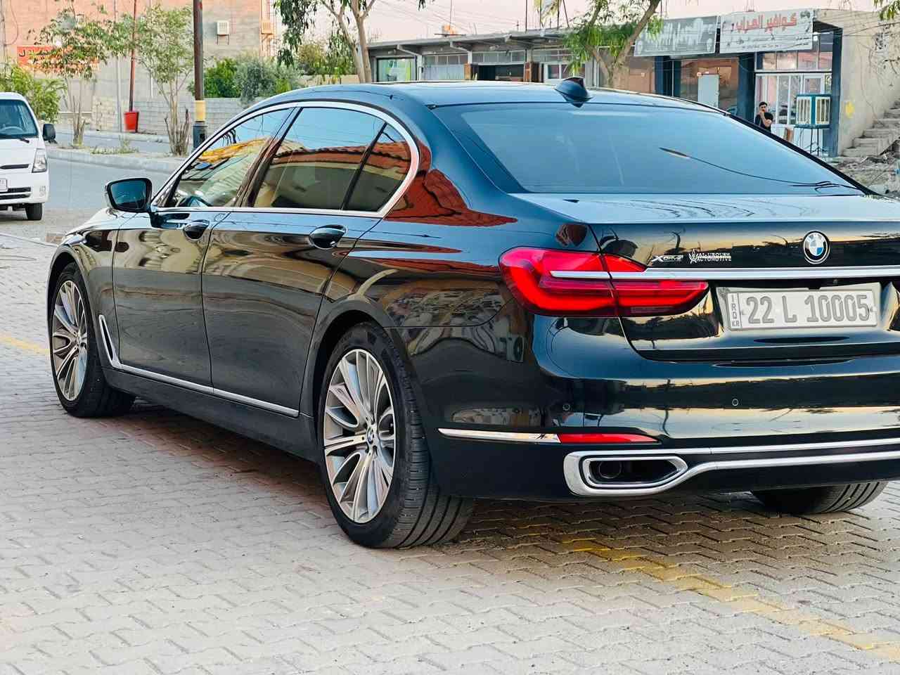 BMW 750Li ‼️مواصفات خاص (VIP)
اخوان السيارة استلام شركة وارد خليجي  
  يعني مو جماعة الوارد امريكي الله يخليكم انتبهو مو تقارنها بسعر الوارد 
سياره كفاله عامه من الصبغ والحادث
ضمان دولي ٢ بصمات شركه بلادي 
 سيرفس كلها - شركه عروش 
………………………………………………..‏‎
السعر :: ٣٣٠$ قفل 🤍
‏‎مواصفات فول الفول 
موديل : 2018
ماشيه: ١١٥ الف  كيلو 
حجم سيارة 750li محرك 8 سلندر توين توربو
لون داخل قرميدي ملكي
كشنات جلد مساج 
۲ سویچ‌ بیها سویچ کبیر 
2 شاشات خلفي 
 بانوراما 
ستيرن هيتر 
سقف ليزر + كانتارا 
سماعات Bowers & Wilkins
گیچ الکترونی  
داتاشو
 رادارت امامي و خلفي و جوانب 
 حساسات امامي خلفي 360 درجه
5 كاميرا 360 درجه 
 لايت زينون ويه الستيران يفتر + لد امامي 
 بلوجكتر لد بك لايت لد  
 كشنات تدفئة تبريد و هيتر
 كروز سرعه 
 كشنات كهرباء 
 شفتات بالستيران 
 استيرن كهرباء 
هند بريك بصمه + اوتو بريك 
۳ نوع قیاده‌ sport confort eco sport+
 تحكم اسيران 
 نظام سبورت نظام ايكو نظام نورمل 
 شاشه كبيره 
ماوس كبير
 تحكم بالشاشة عن بعد 
 الداخل كله لد بي ١٥ لون  
تبريد قطعتين 
٣ بردات بلادي
 صندوق كهرباء شفت
٤ ابواب شفت
و بعد كثيير من المواصفات المامذكورة

رقم صاحب سيارة ***********
