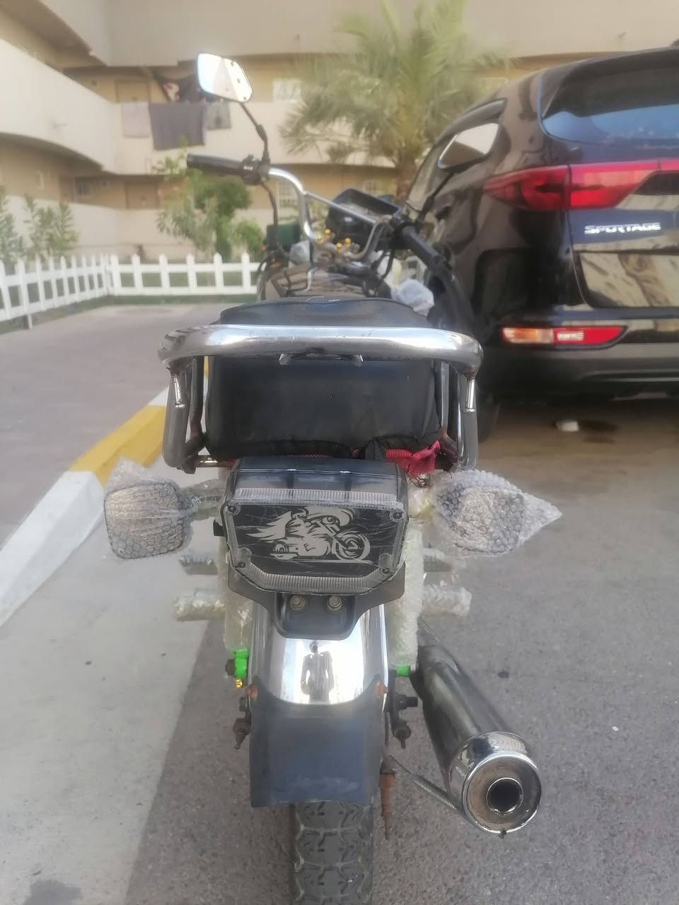 السلام عليكم شباب دراجه سيفان 5 كير موديل 23 دراجه كامله من كل شيء كله قص ما بيها  تبخر تخون تاير جديد كهربائيات كلها مال 25 لايت وشاير ترايحه حلو نقره تشتغل وسلف عنواني بغداد بسمايه سعر 450 وبيها مجال بسيط حق الجيد راح اخلي رقمي والشراي يتصل ***********
