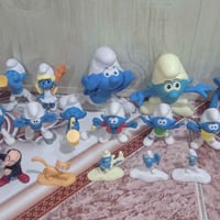 سنافر • حجم كبير وصغير • شخصيات متعددة