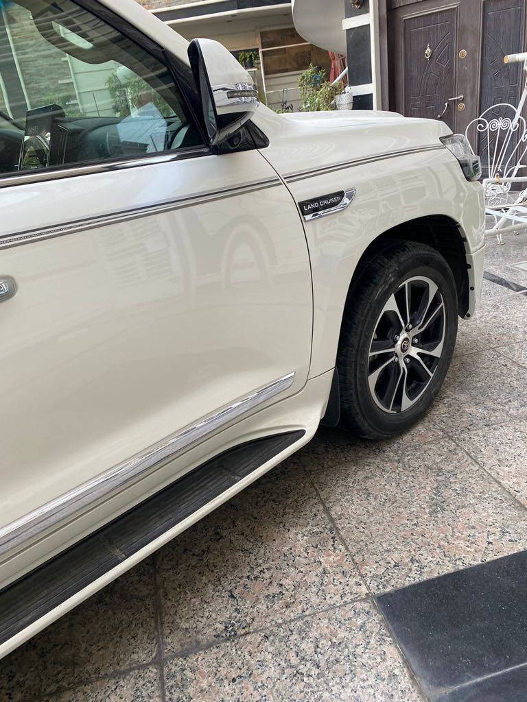 لاندكروزر  2021    ساز باب اول     جديد جديدة  📦📦✅✅
موديل ••••         2021 ✅✅  V6    

مكفولة  كفالة  عامة  شرط  بدون صبوغ و شوخط و تعديل ✅

_فول مواصفات •••  درجة   اول  

_جديدة جدا بحالة الوكالة   ماشى   53    الف 

_ جنطة كهرباء 
_ گيج   ليگزز  
_ شحن لاستيكى 
_ فتحة 
_ كوشن 3  دگم 
_ كراسي كهرباء 
_ جلد بلادي 
_ 5 كاميرا  
_ 8 ارباك 
_ شاشات بلاديه
_ تشغيل  عن بعد 
_ حساس - بلاجكتور 
_السياره فول 1/1
_للاستفسار اكثر عن الاسعار والتفاصيل 

   ✅✅☑️☑️☑️☑️✅✅
سعر     :::        640            
العنوان :::         صلاح الدين سامراء


**إذا كنت صاحب هذا الإعلان وتريد حذفه لأي سبب، رجاءا أرسل رسالة إلى الدعم الفني**