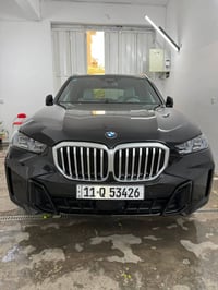للبيع مو للمراوس Bmw X5 40i xdrive 2024 دفع رباعي Driver assistance pr...