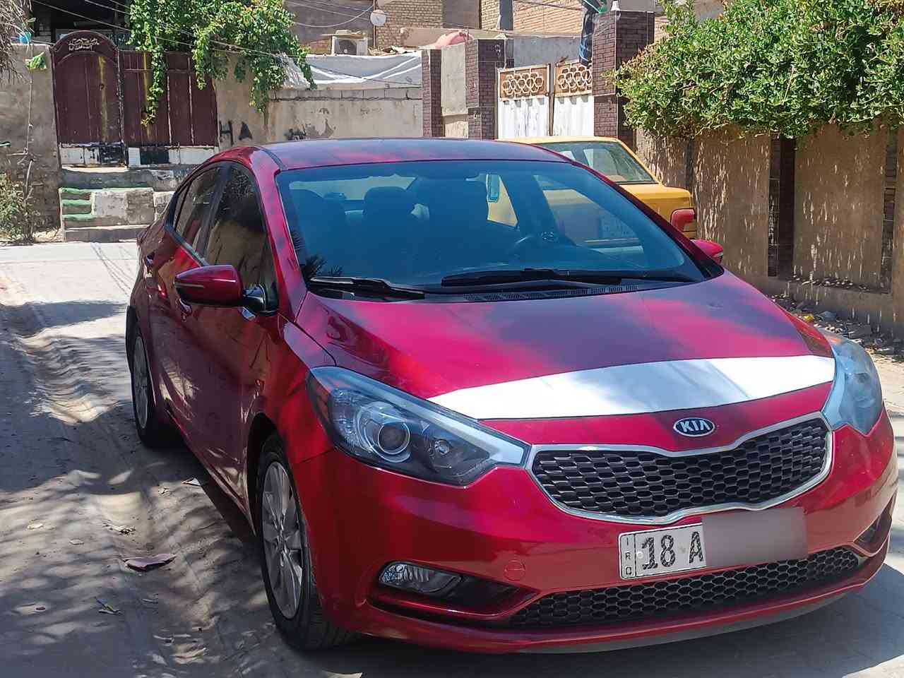 من رخصت الادمن
كيا فورتي 2016 امريكي 
حادثها قطعتين مواصفاتها 
نص فول شاشة صغيرة وكامرة وتحكمات بالستيرن 
السيارة باسمي وجاهزة من جميع النواحي 
السعر 108 وبيها مجال 
للاستفسار الاتصال على الرقم 
***********
