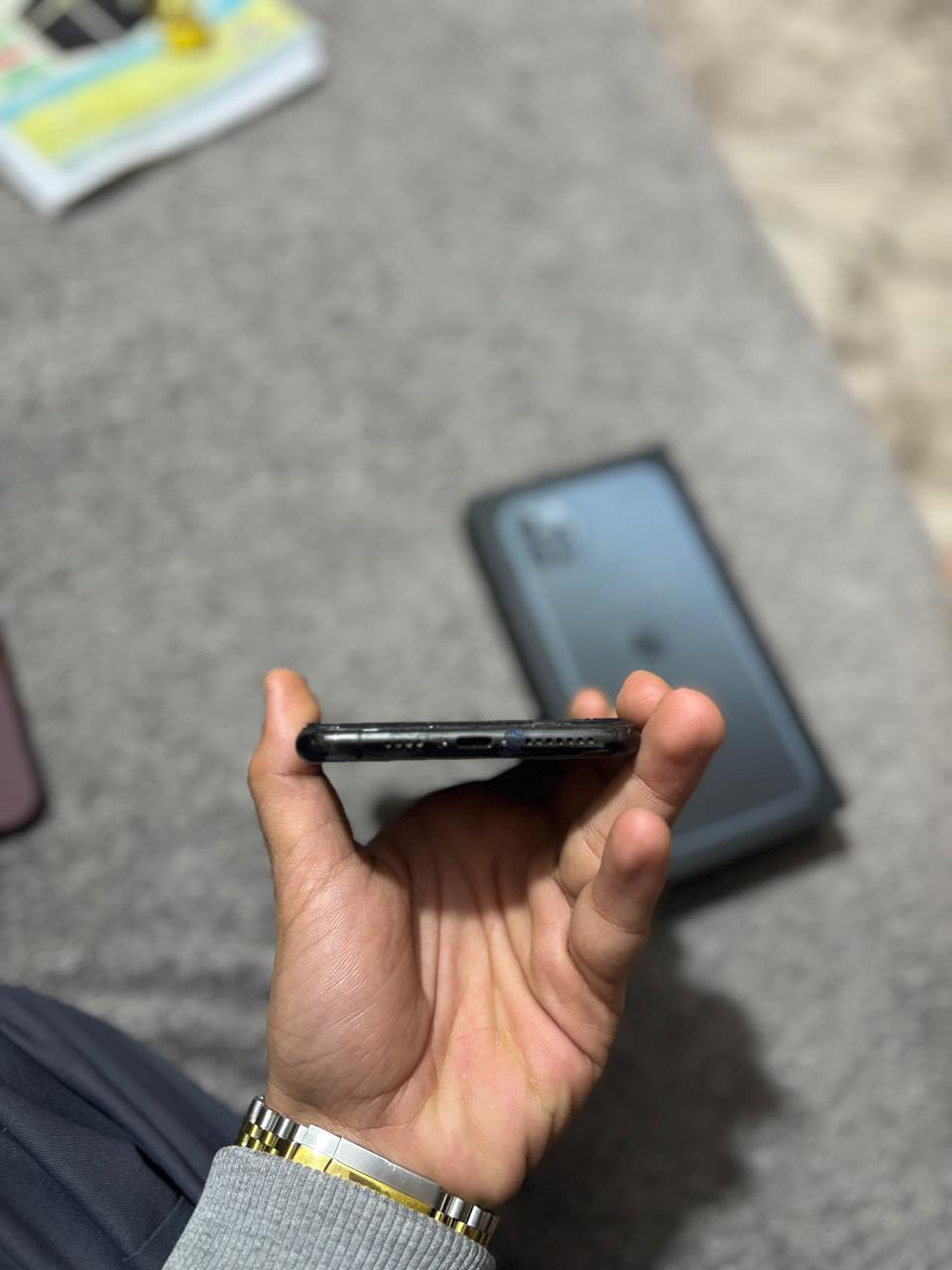 السلام عليكم آيفون ١١ برو ماكس ذاكرة ٢٥٦ لون اسود بطارية ٧٥ بلادية مكفول ماعدى شامة بسيطة ب الشاشة مامأثره ع اللمس ابداً رايده ب ٣٠٠ وبي مجال مكاني بصرة *********** رجاءً لاتتصل الضهر فقط باليل
