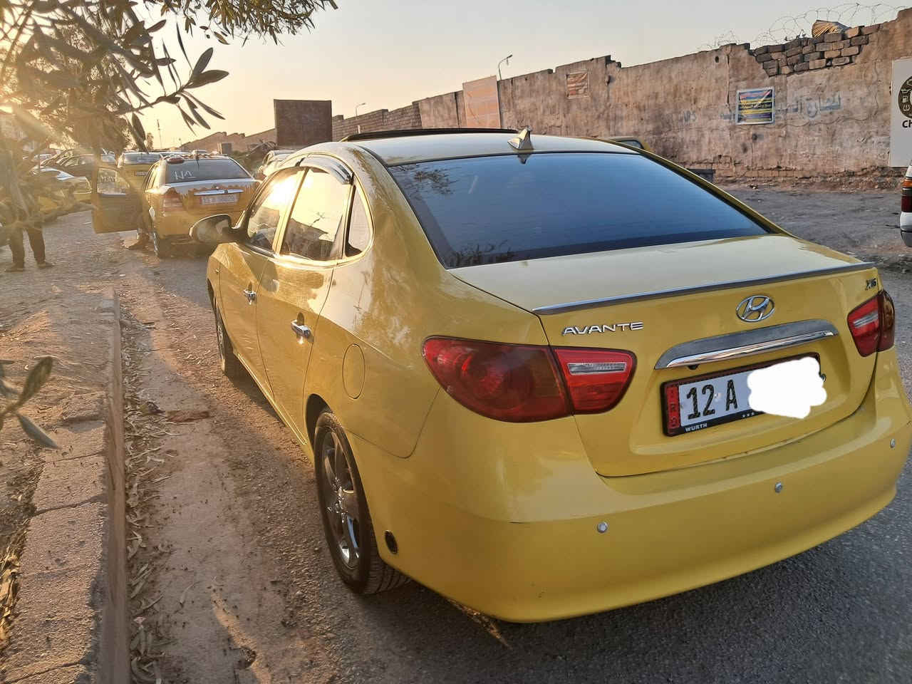 السلام عليكم أفانتي 2009 سيارة فول عدا البصمه داخل سمجه كشن هيتر امرايه شفط اسلايت منضومه غاز كاربون بانزين باسمي هيئ غرامت صفر استفسار عل رقم ***********
