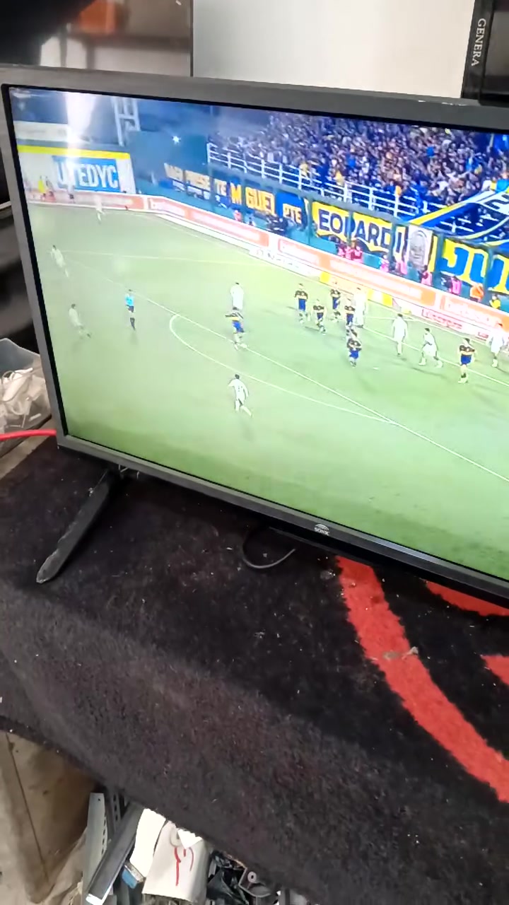 السلام عليكم ورحمة الله وبركاته 
شاشه حجم 24 موديل سونيك 
بيه مداخل HD VGA AV ستلايت داخلي 
تكدر تعلكها على حايط او على ميز  شاشه كلش مرتبة 
تصير كاميرات وأيضا ترهم المحلات همات 
السعر 30 الف نهايته 
العنوان موصل شارع كركوك قرب جامع بيت العتيق 
للاستفسار اكثر اتصل 
***********
***********
