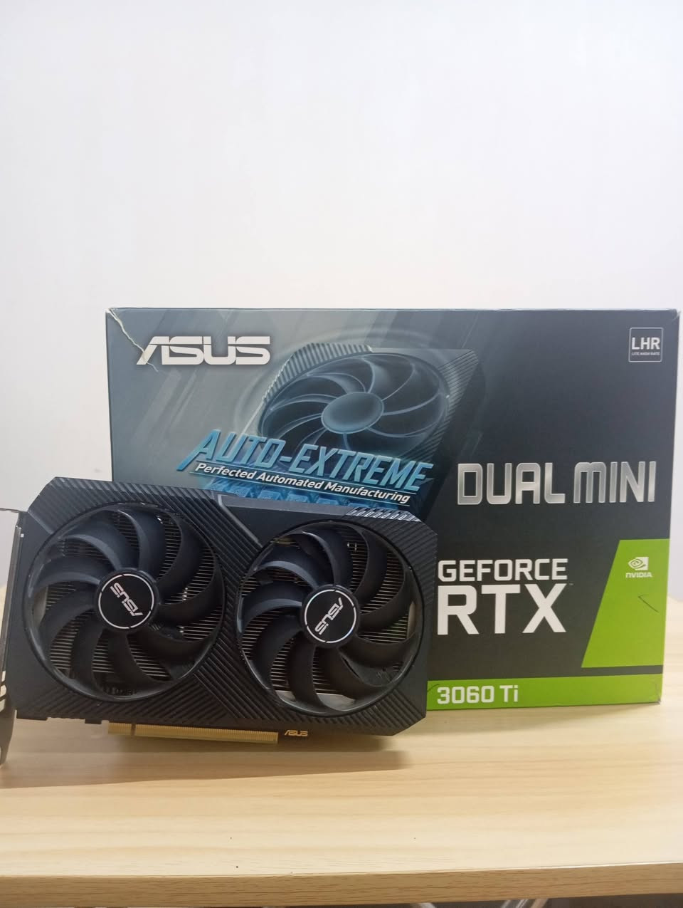 السلام عليكم 
كارت شاشه 
ASUS DUAL RTX 3060 Ti V2 MINI
نسخة الميني 
نسخة كلش مرتبة وراقية مع الكارتونة وملحقاتها 
حرارة الكارت توصل لل80 لذا يحتاج تبديل معجون حراري وثيرمال باد 
السعر 375 الف شامل التوصيل 😁 
***********
لليحب يتفضل اضيفة ويدلل
البصرة خور الزبير
