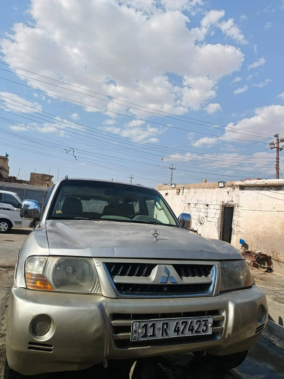 سلام عليكم سياره باجيرو البيع مديل 2003 بسمي صار يومين من داورته السياره مكفوله من الصبغ والظربه السعر 65 بيه مجال بسيط ***********
