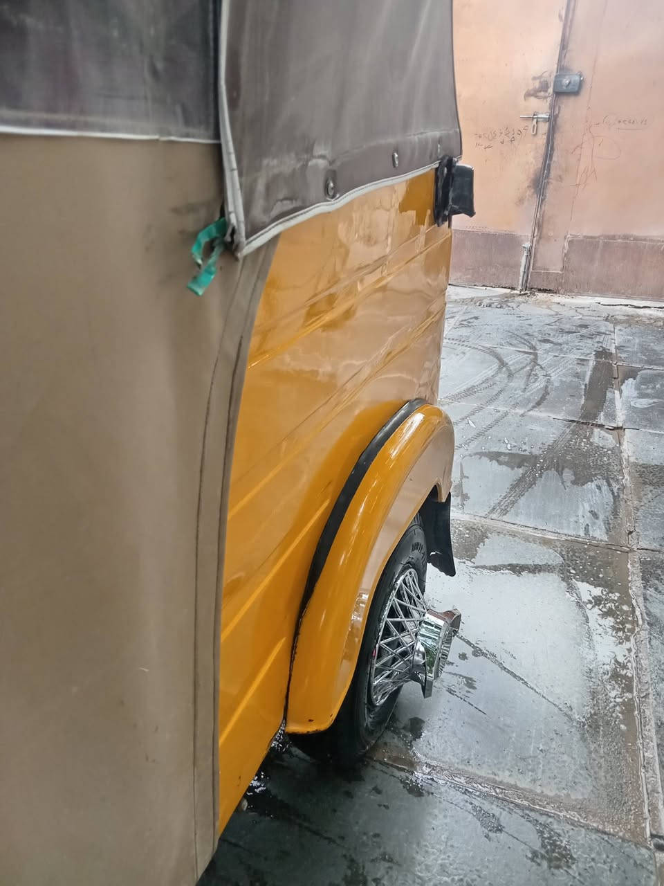 سلام عليكم تكتك مديل 19شهر 11رقم وسنويه كوت تكتك مصبوغه عام بدون ظربه تكتك خير من الله جهزه بوجهك الشغل معوزهه شي السعر 5500وبيهه مجال ***********
