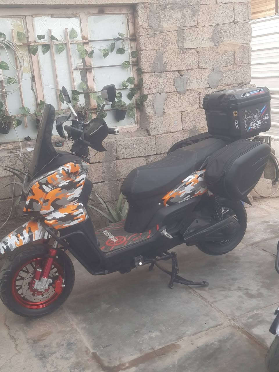 دراجه شحن بطاريات مسطرة الدراجه جديده مستخدمه قليل سرعه ١٠٠ حقيقي تمشيك بالشحن ٧٠ كم سعر  ١١٠٠ قفل 
مكان الفارس بصف مدرسه الخطاب 
 ***********
