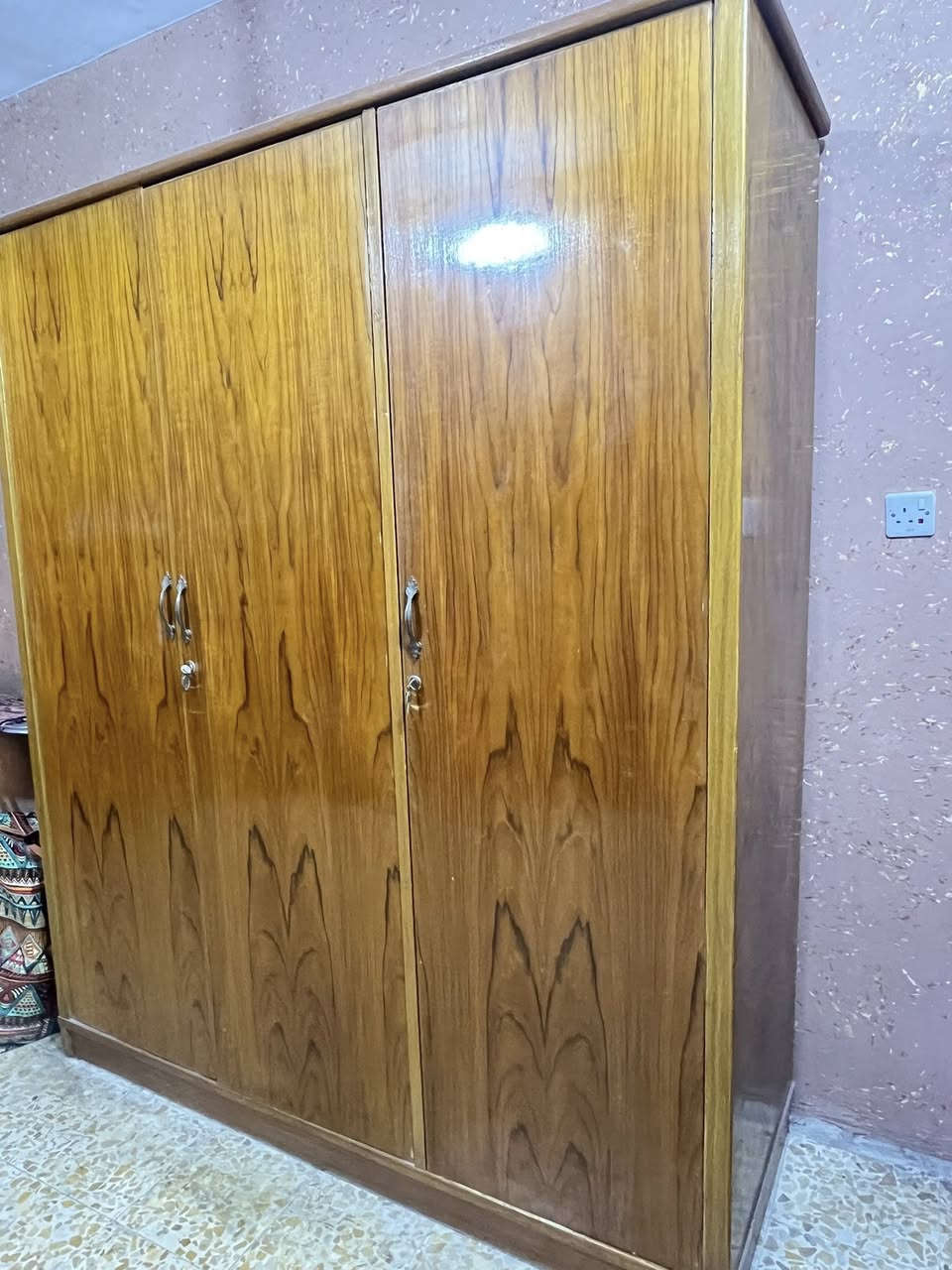 السلام عليكم كنتور تفصال اخو الجديد للبيع للاستفسار ***********
