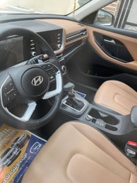 للبيع هونداي كريتا 2026 زيرو خليجي ضمان شركه هونداي الاولى موترز . محر...