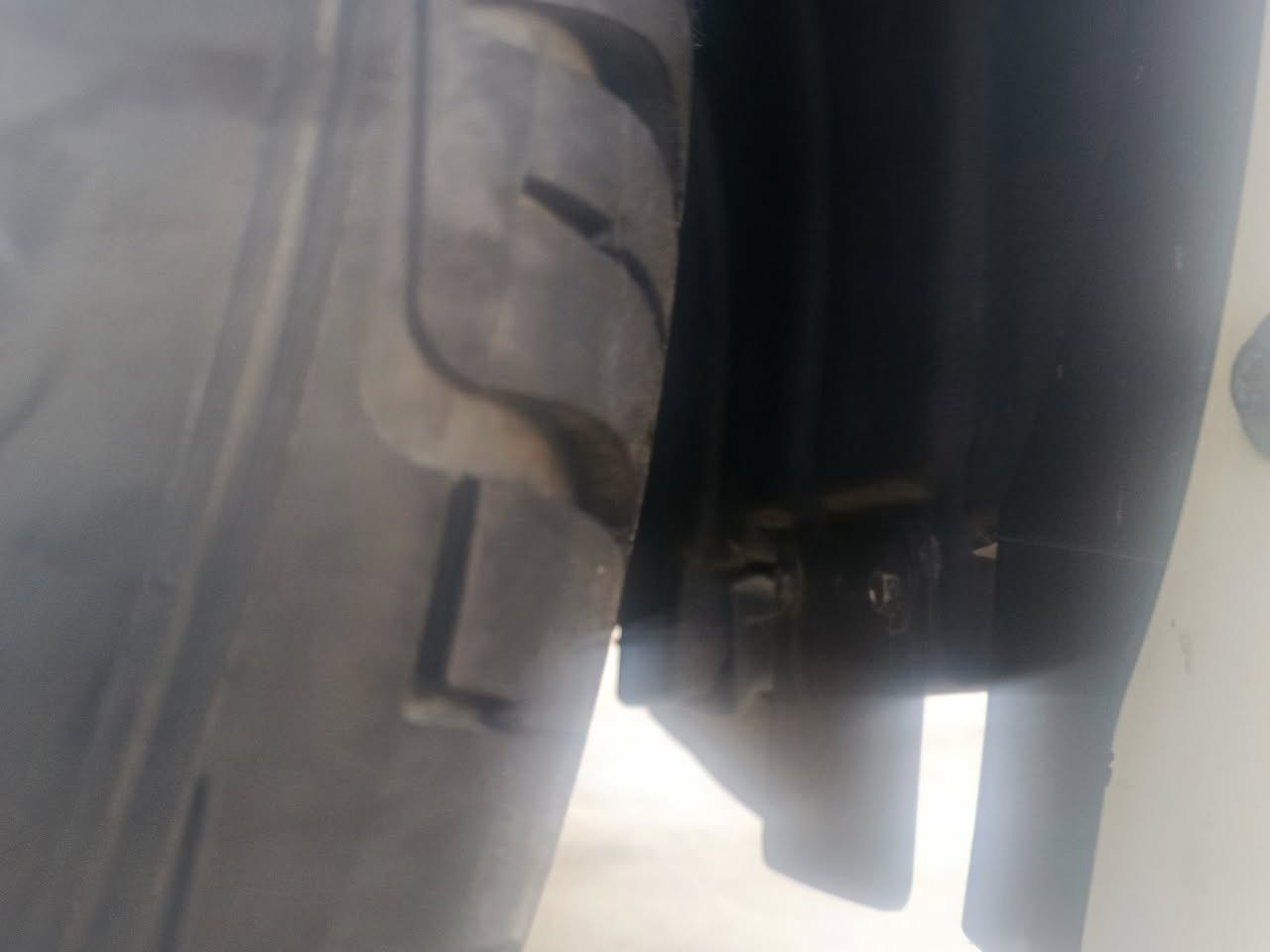 مرحبا السلام عليكم لاندكروز موديل 16 محرك ثمانيه 4600 مراوس التاهو او يوكن ايش عندك نزل ***********
