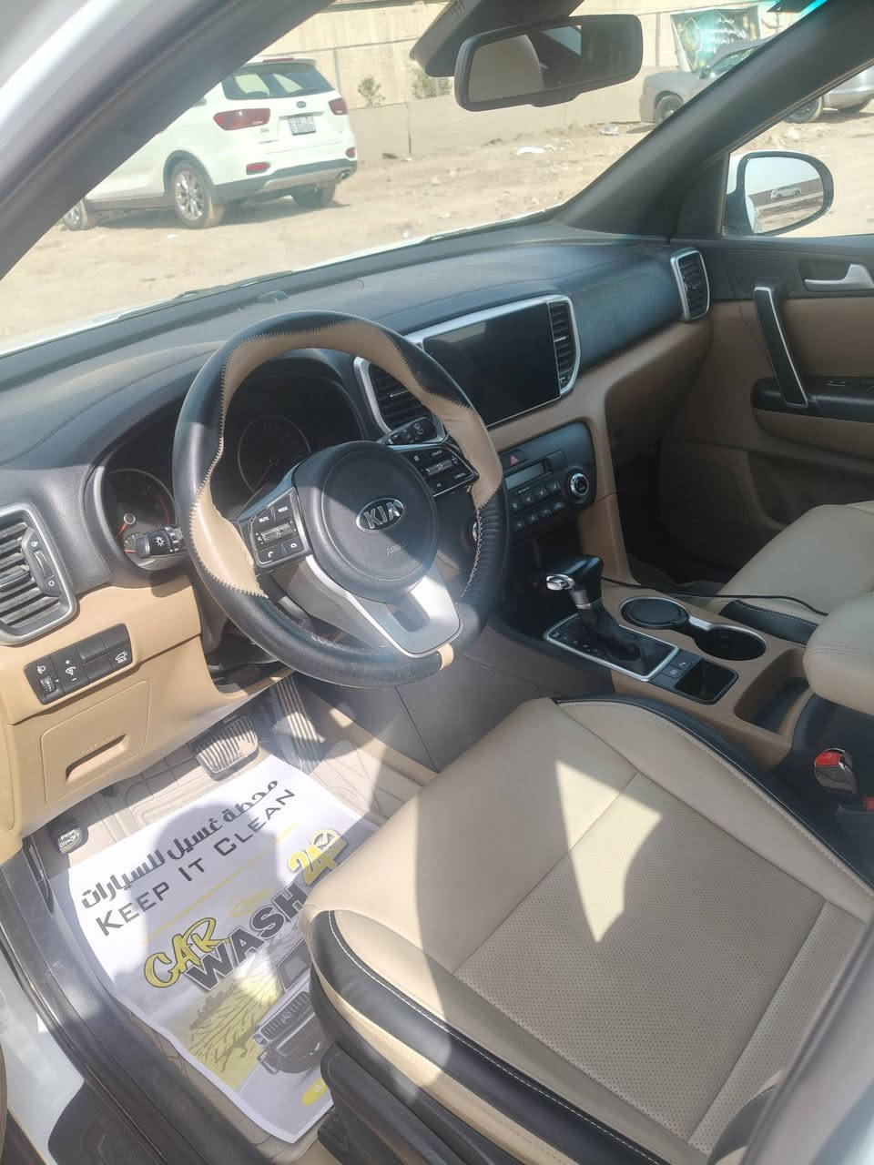 السلام عليكم
للبيع كيآ سبورتج موديل 2020
سيارة جديدة خليجي مكفولة كفالة عامة
سيارة نص فول 
بغداد ابو غريب 
***********  / ***********
