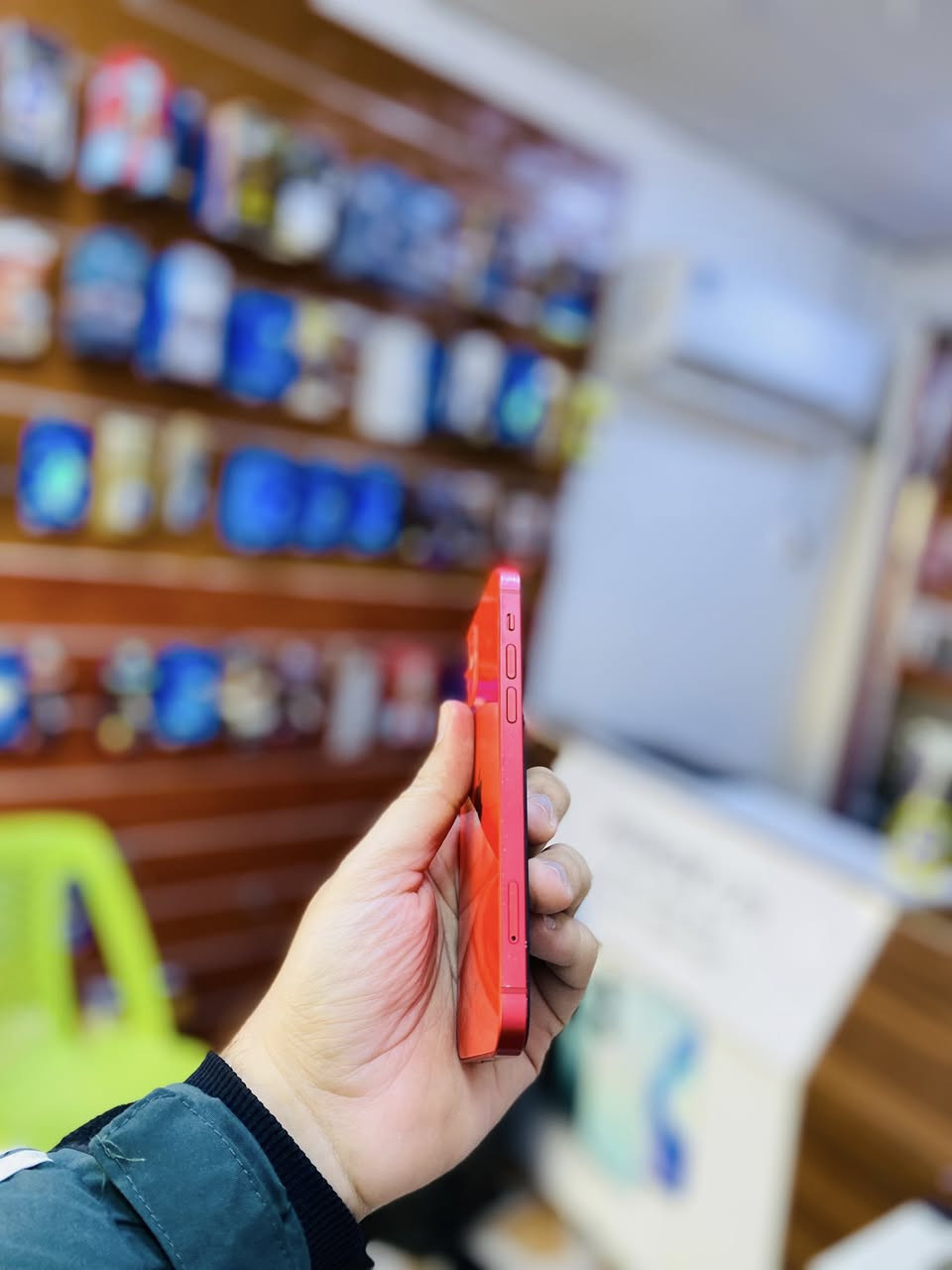 السلام عليكم للبيع ايفون 12 عادي ذاكره 64 بطاريه 100 الجهاز مبدل شاشه وكاله اصليه وبيها خط كلش خفيف كلش تركز يلا شوفه وميأثر اصلن بس للمصداقيه جهاز كامرات صوت اتصال نت كله فووول وكلشي شغال بي جهاز يخبل بسعر مناسب 185 الف مكاني تكريت ***********
