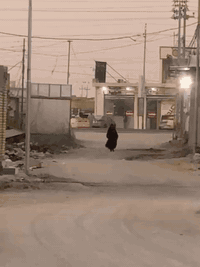 قطعة ارض زراعي مساحة 150 واجهة 12 متر ونزال 12.5 متر الناصرية مركز بين شركة نفط ذي قار وسجن الناصرية الاصلاحي يفصلها عن السجن مناطق سكنية ومحلات تجارية وسوق متكامل صيدليات وعيادات طبية مكانها مقابل مجمع الرحمة الطبي نزلة مجمع الانوار للاجهزلية الكهربائية والانشائية المنطقة خدمات كاملة ما عدا التبليط مشمولة بخطة الحكومة  يفصلها عن الشارع العام بستان بظهر مجمع الانوار هذا رقم التليفون اي استفسار بالخدمة ***********
