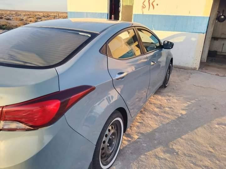 النترا 2016 وارد خليجي
بيها رشات صبغ 
والمكينه مبدل بيها بس كازكيت للتواصل ***********
السعر خاص
