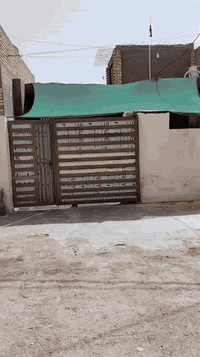 بيت للبيع مساحه 190متر يبعد عن الشارع العام 500متر البيت بناء حديث يتكون من الستقبال ومطبخ وعرفة نوم ومجمع صحيات وكراج جبير وحديقه السعر 85وبي مجال قليل الموقع #كوت_الجديده قرب شارع الصب ملاحضه ممتواجد ع لفيس  هاذارقم صاحب البيت  ***********
