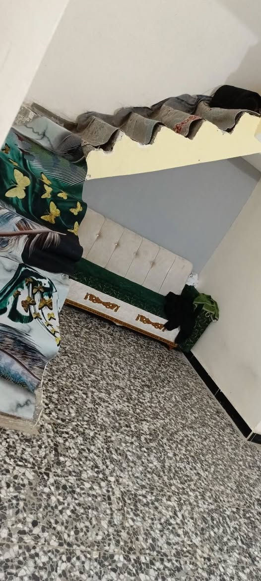 السلام عليكم بيت 150متر بل 16كامل من كلشي أريده ب85وبي مجال ***********
